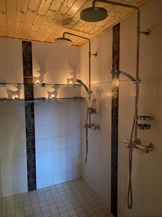 Levi Log Cabin - Viprakka 4A Luaran gambar